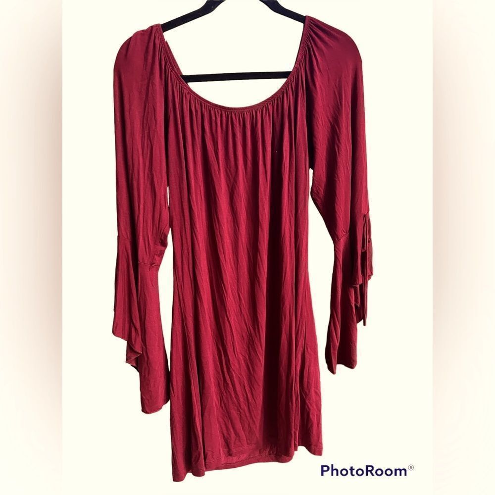 Burgundy Tunic stretchy with flowing sleeves 1X